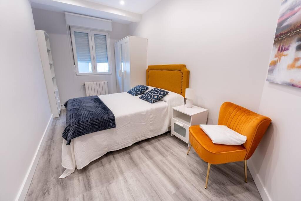 Valdecilla Center Apartment Сантандер Экстерьер фото