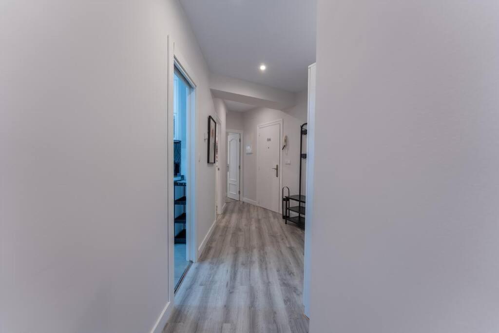 Valdecilla Center Apartment Сантандер Экстерьер фото