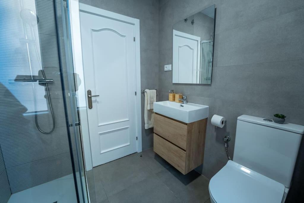 Valdecilla Center Apartment Сантандер Экстерьер фото